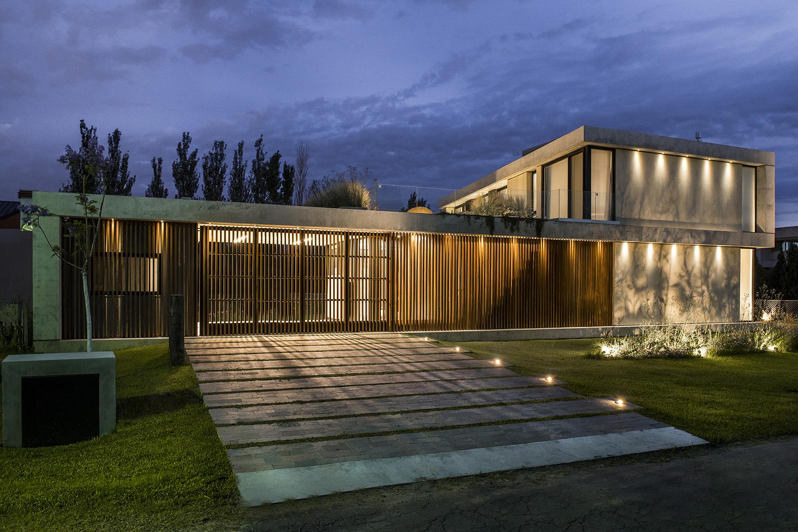 Casa en Country en Ezeiza - Estudio KWZ