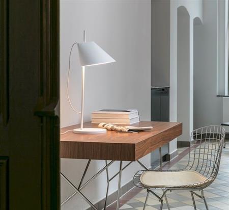 Yuh Lampara de Mesa Louis Poulsen Blanco